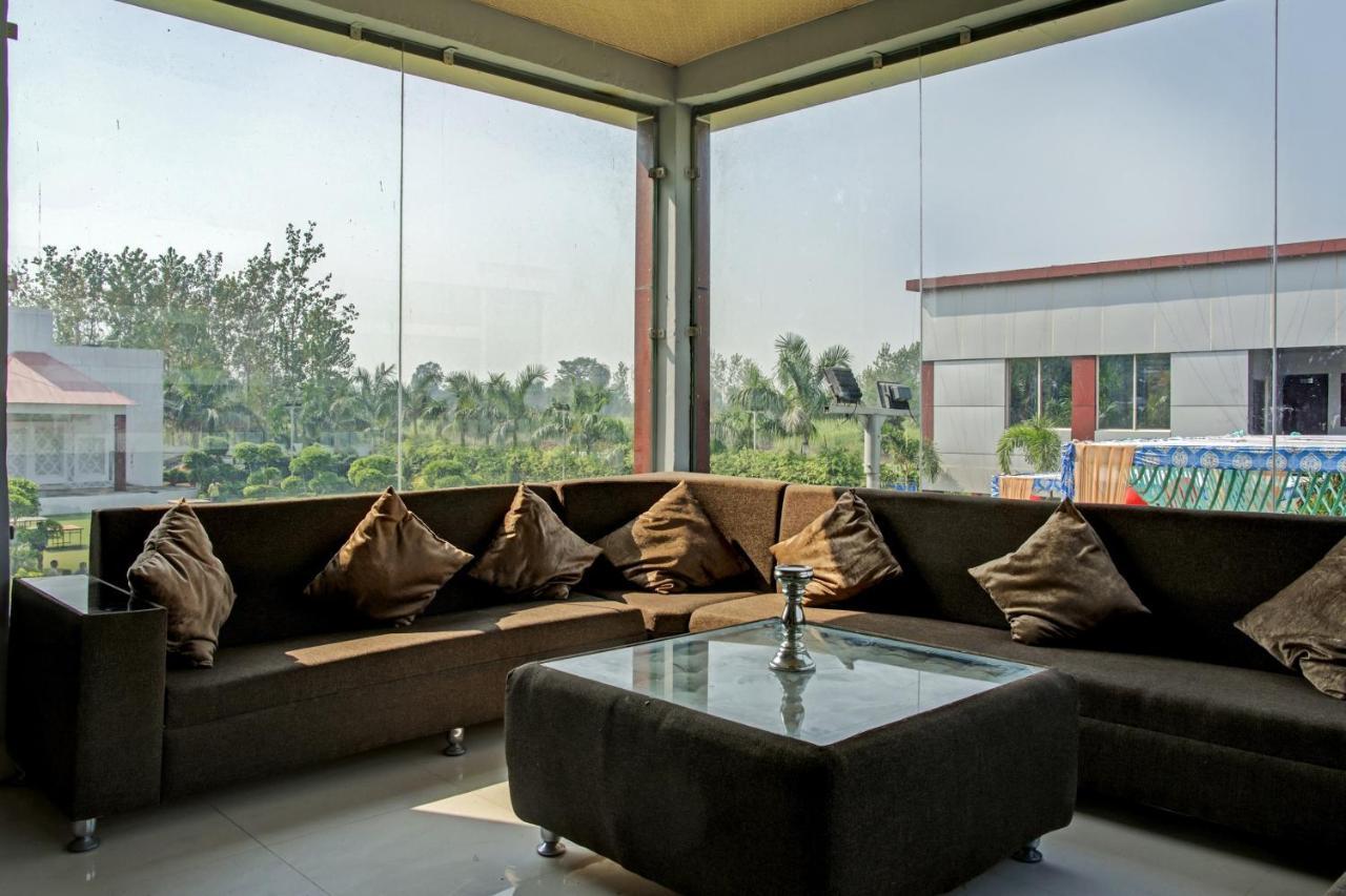 Hotel Oyo 62241 Swastik Garden Dhāmpur Esterno foto