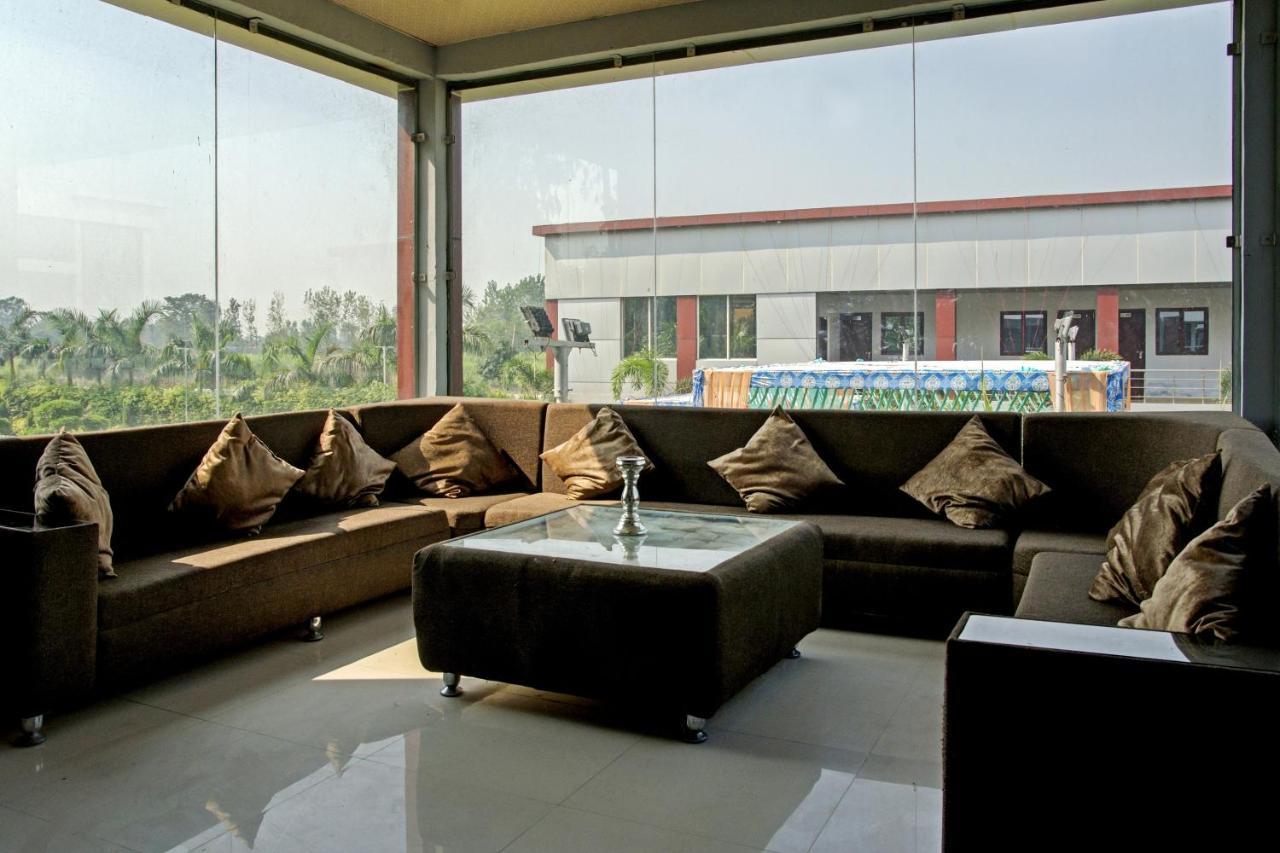 Hotel Oyo 62241 Swastik Garden Dhāmpur Esterno foto
